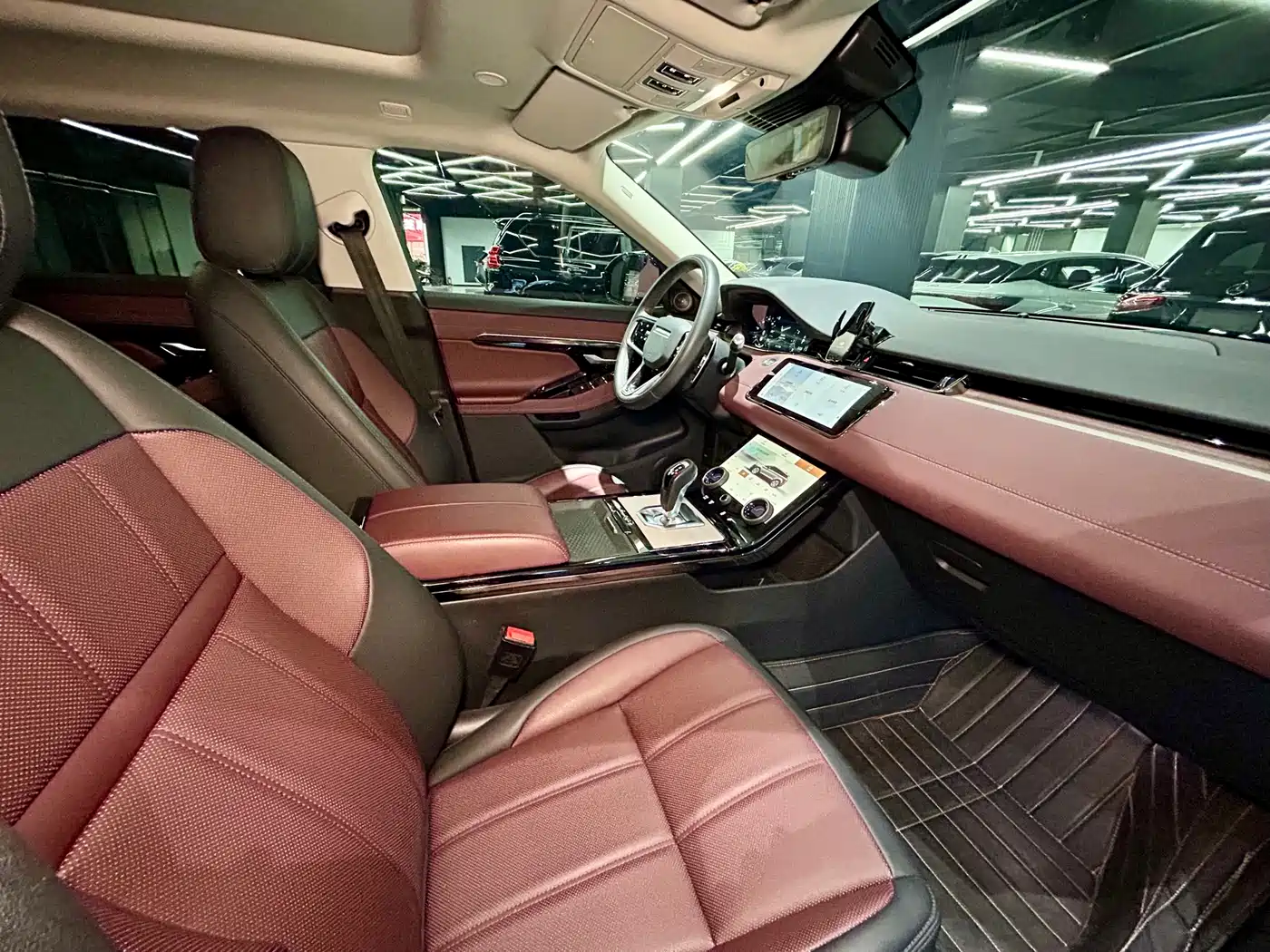 Land Rover Range Rover Evoque 2022 Range Rover Evoque L 249PS R-Dynamic Luxury Edition фото 35