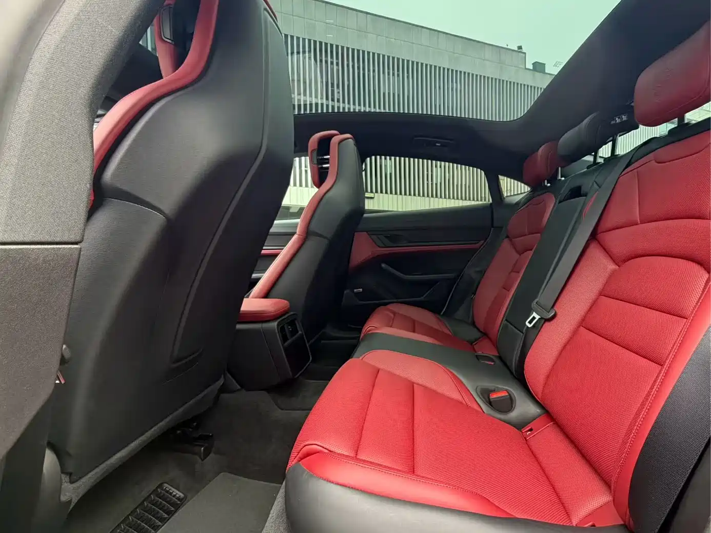 Porsche Taycan 2022 Facelift Taycan фото 13