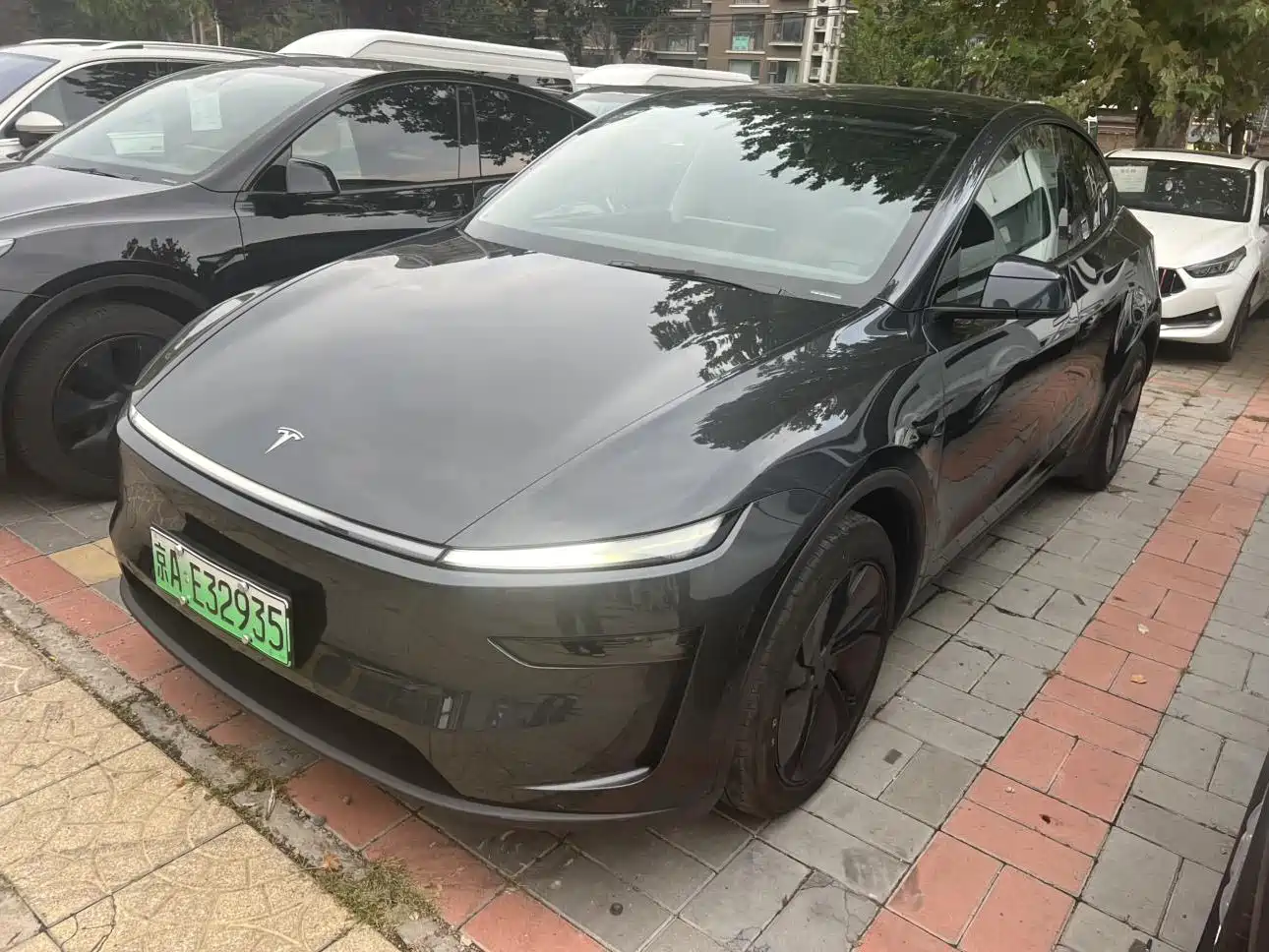 Tesla Model Y 2025 Rear-Wheel Drive