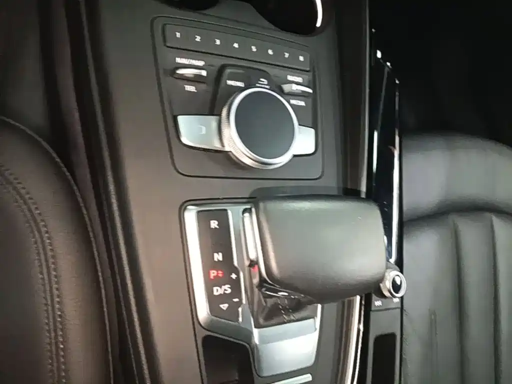 Audi A4 (Import) 2019 2019 45 TFSI allroad quattro Fashion