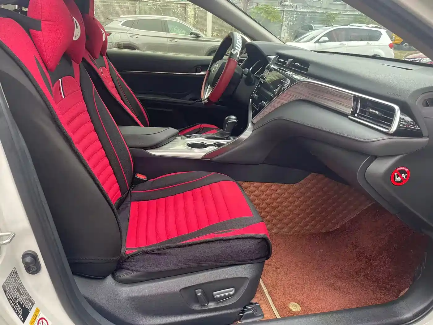Toyota Camry 2018 Hybrid 2.5HG Luxury Edition фото 9