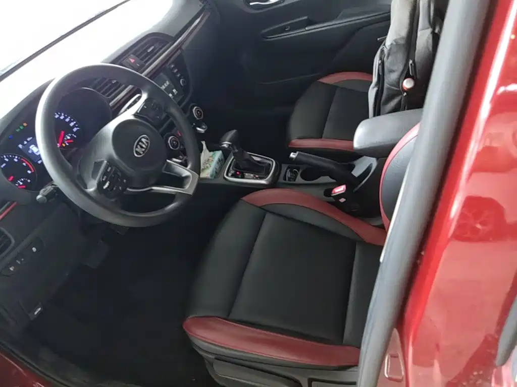Kia KX CROSS 2018 2017 1.4L AT GLS