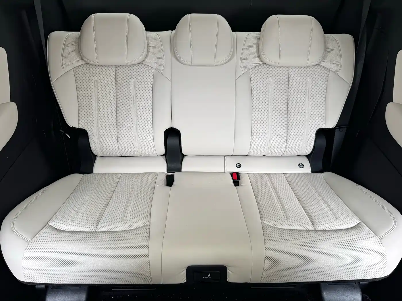 BYD Xia 2025 2025 DM-i 1.5T 180km Surpass Edition