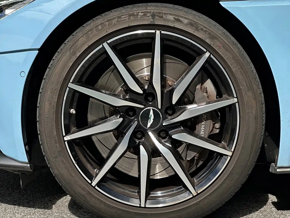 Aston Martin DB11 2022 2022 4.0T V8 Coupe