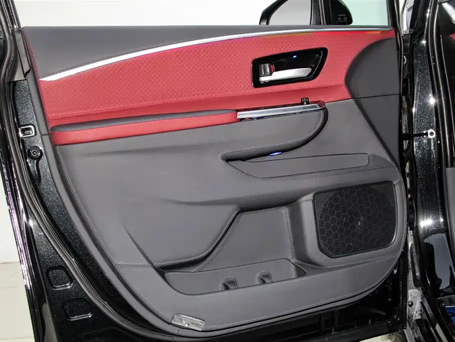 Toyota Sienna 2026 2.5L Hybrid AWD Luxury Edition фото 12