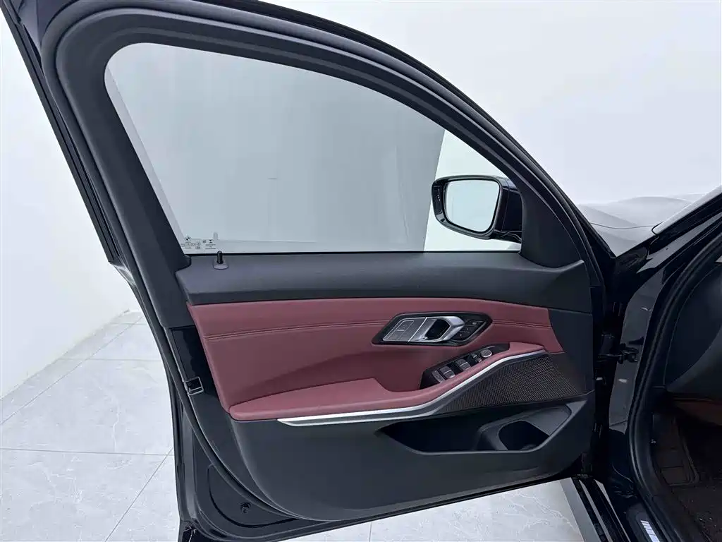 BMW 3 Series 2021 320Li M Sport Package фото 17