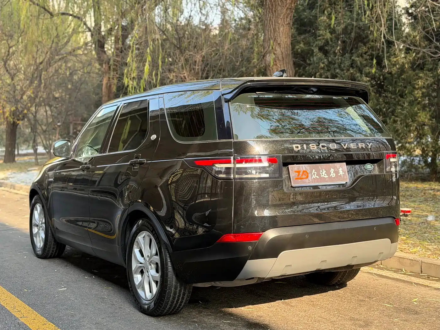 Land Rover Discovery 2017 3.0 SC V6 SE фото 16