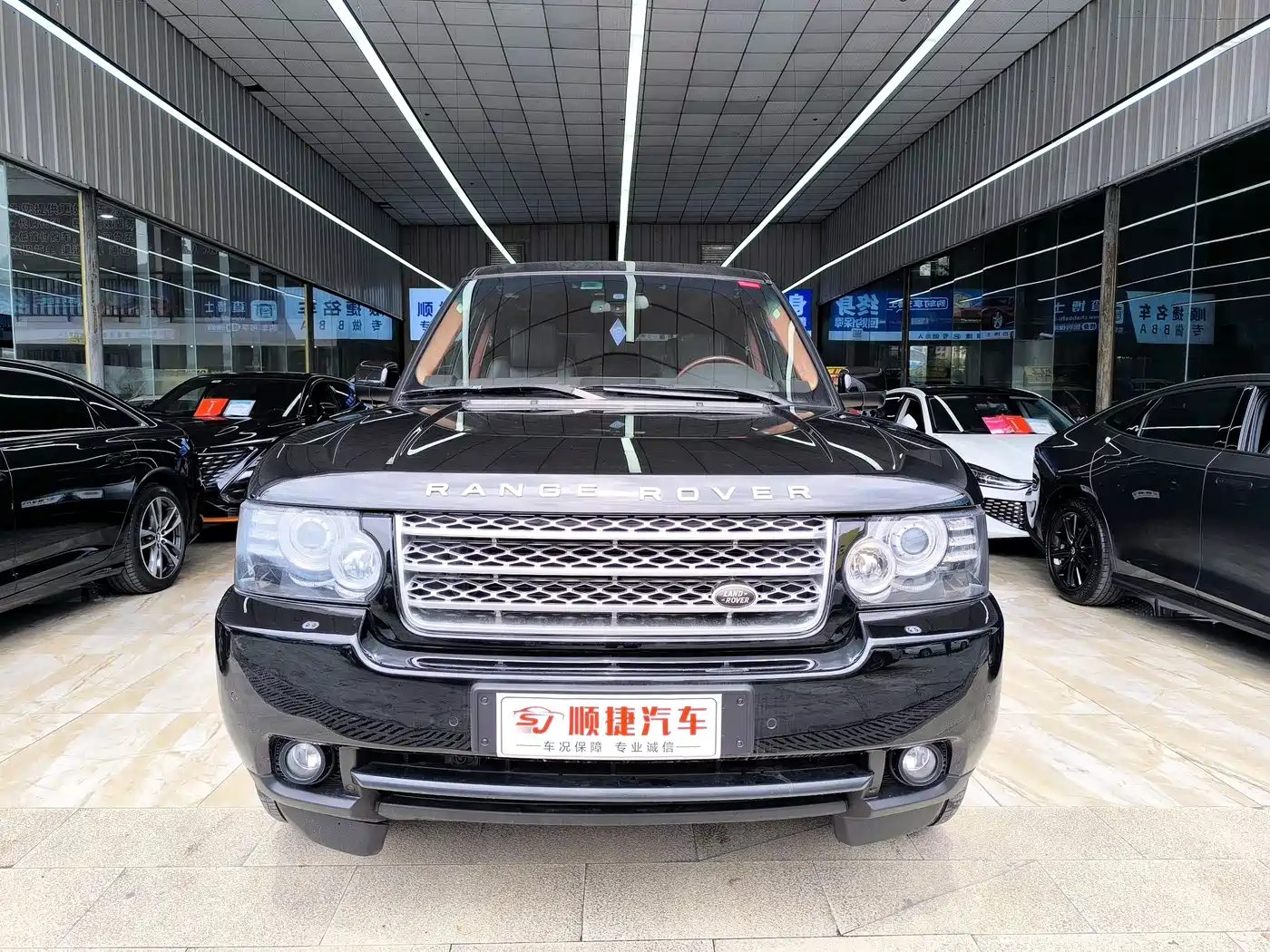 Land Rover Range Rover 2012 5.0 NA V8 фото 2