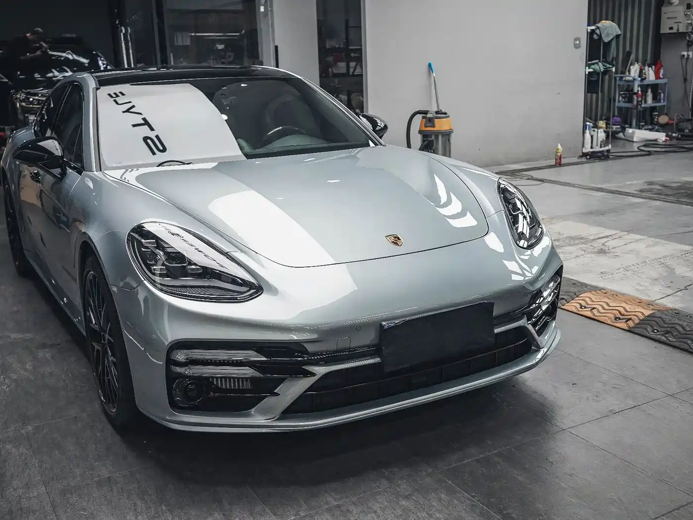 PORSCHE PANAMERA