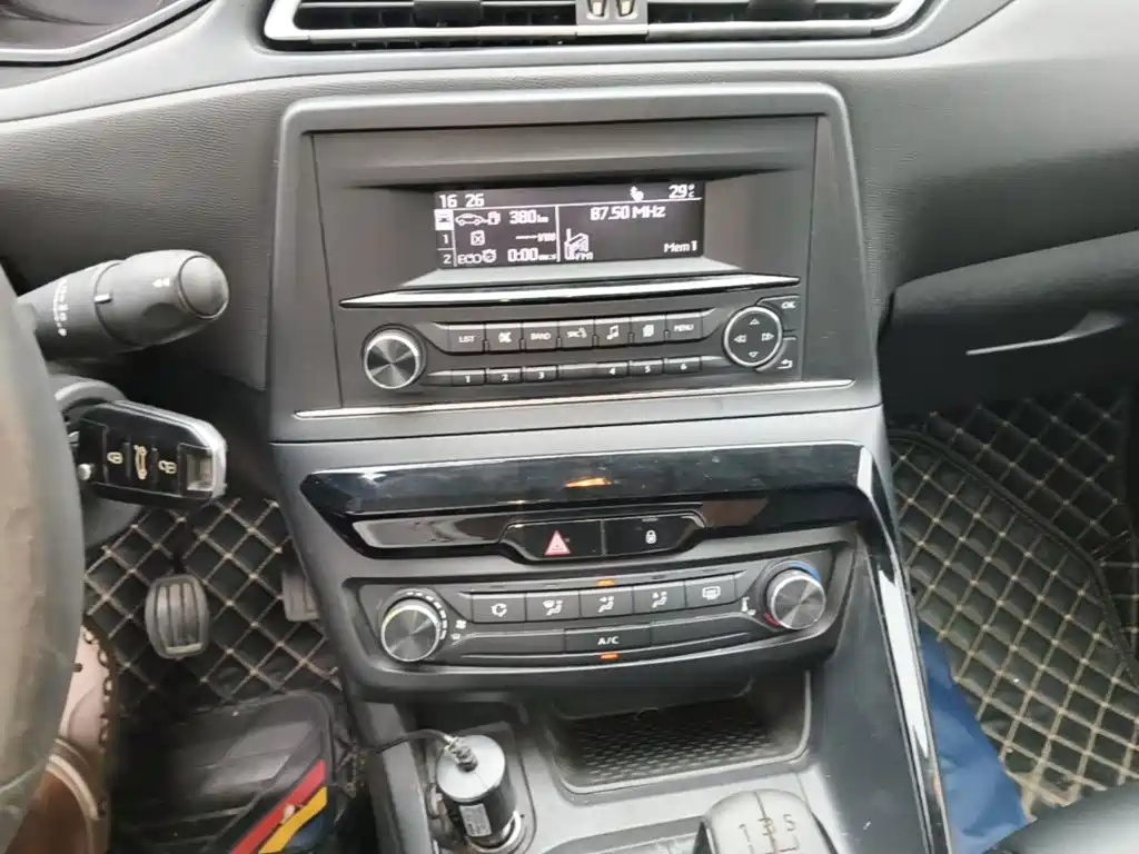 Peugeot 308 2017 2016 1.6L Manual Fashion