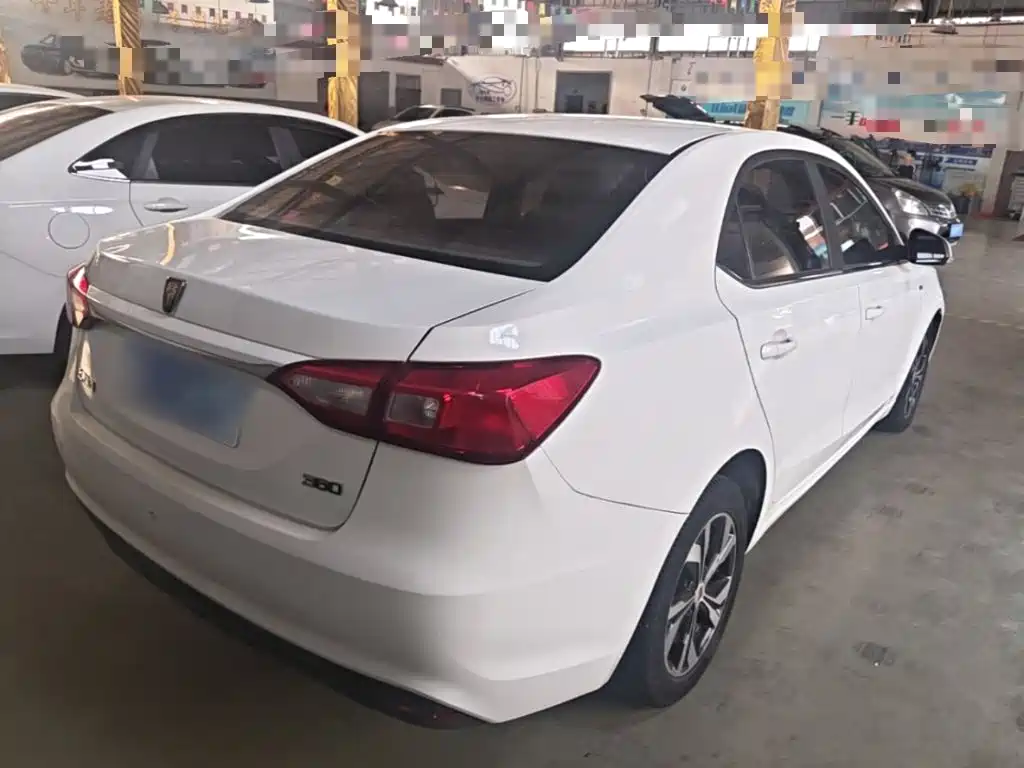 Фото 7 - Roewe 360