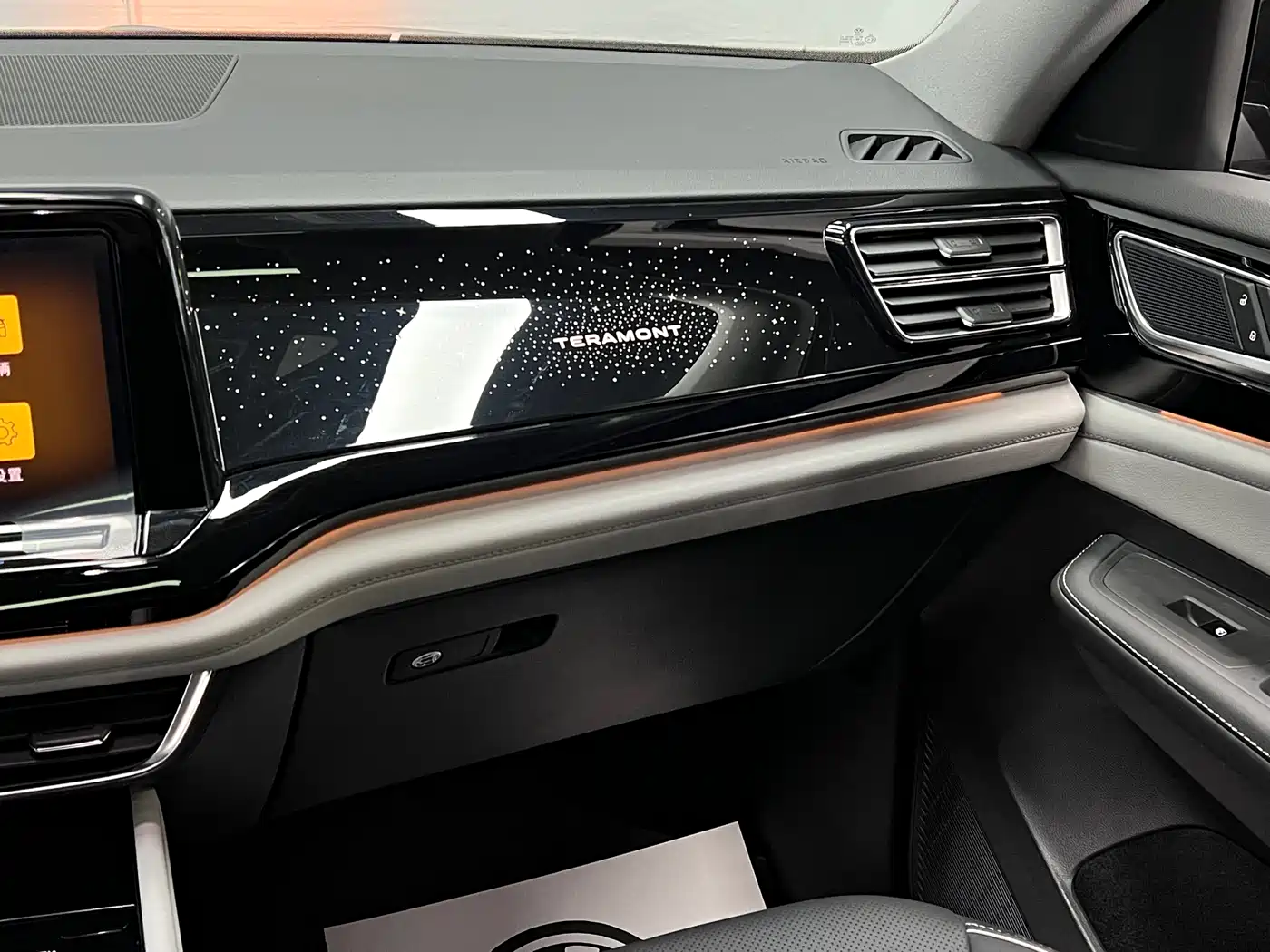 Volkswagen Teramont 2023 380TSI AWD Premium Luxury Edition фото 40