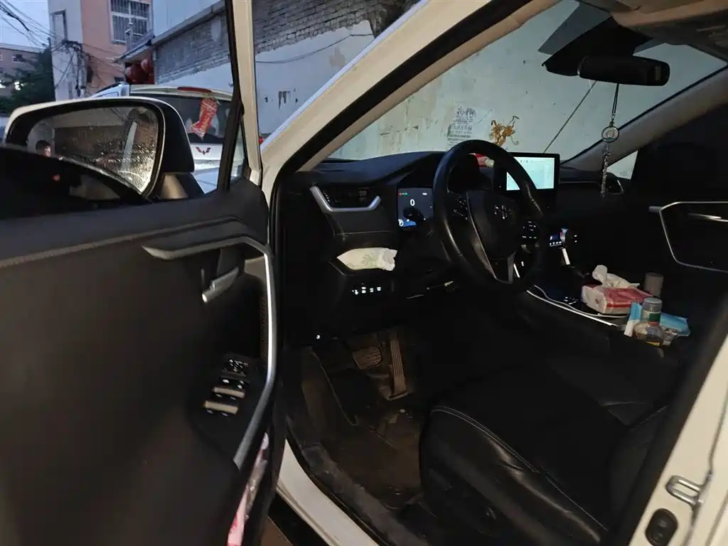 Toyota Wildlander 2023 Hybrid 2.5L E-CVT FWD Luxury PLUS Edition фото 14
