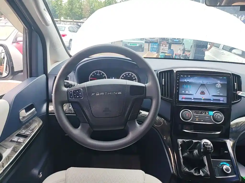 Фото 11 - Dongfeng Fengxing Lingzhi PLUS