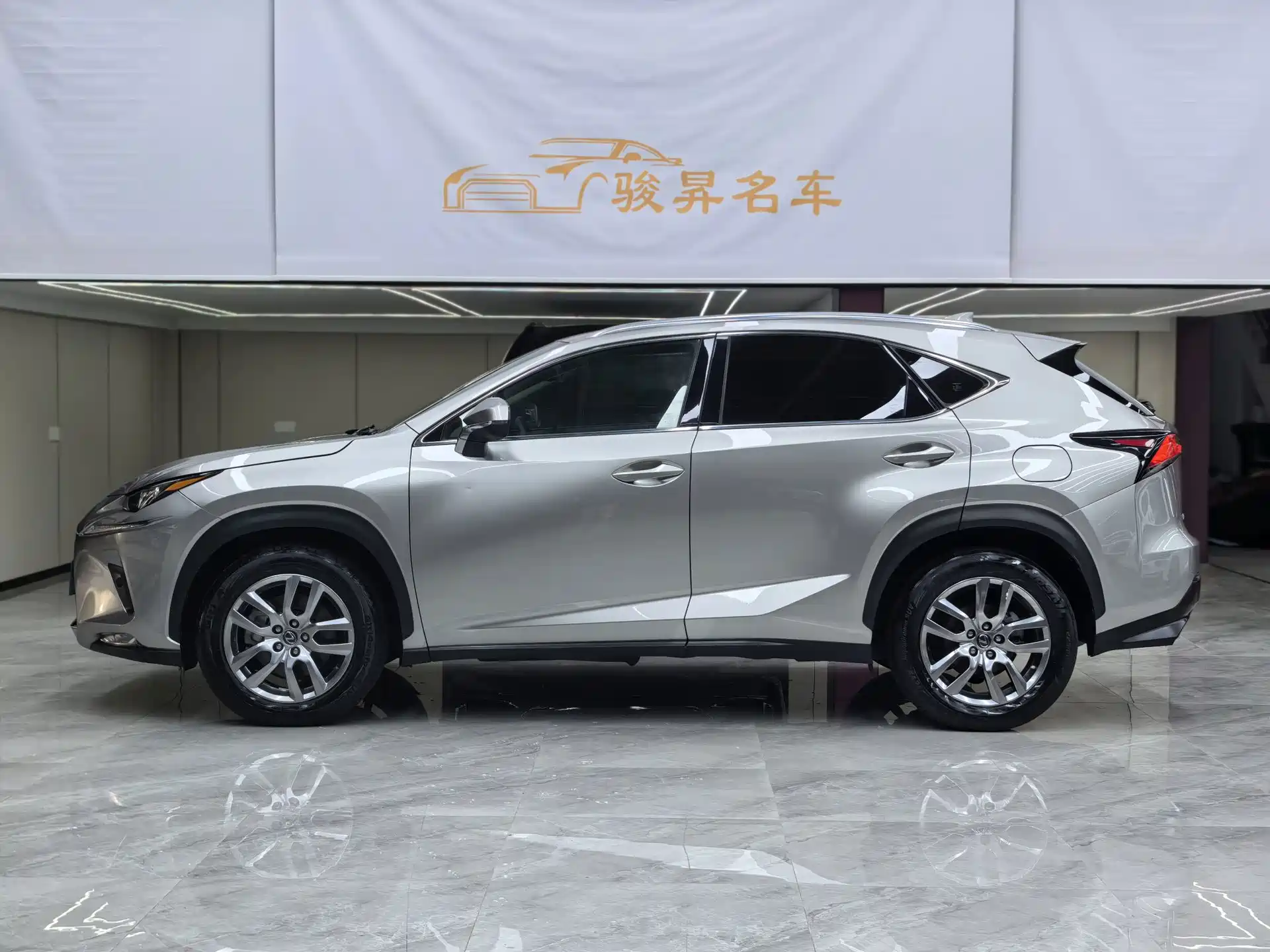 Фото 7 - Lexus NX
