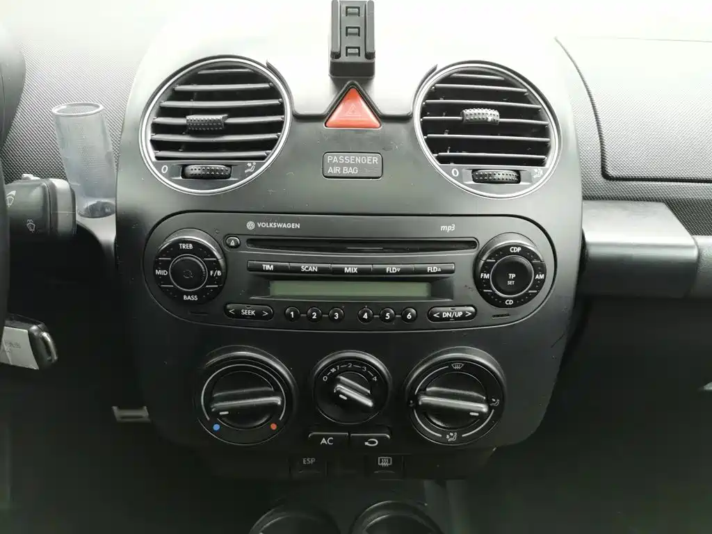 Volkswagen Beetle 2010 2010 Model 2.0 BlackOrange Comfort Edition