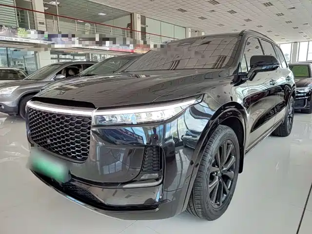 Li Auto ONE Последовательный гибрид, 6 мест