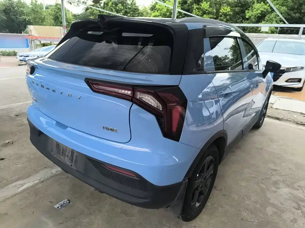 Фото 7 - Geely Geometry E Firefly