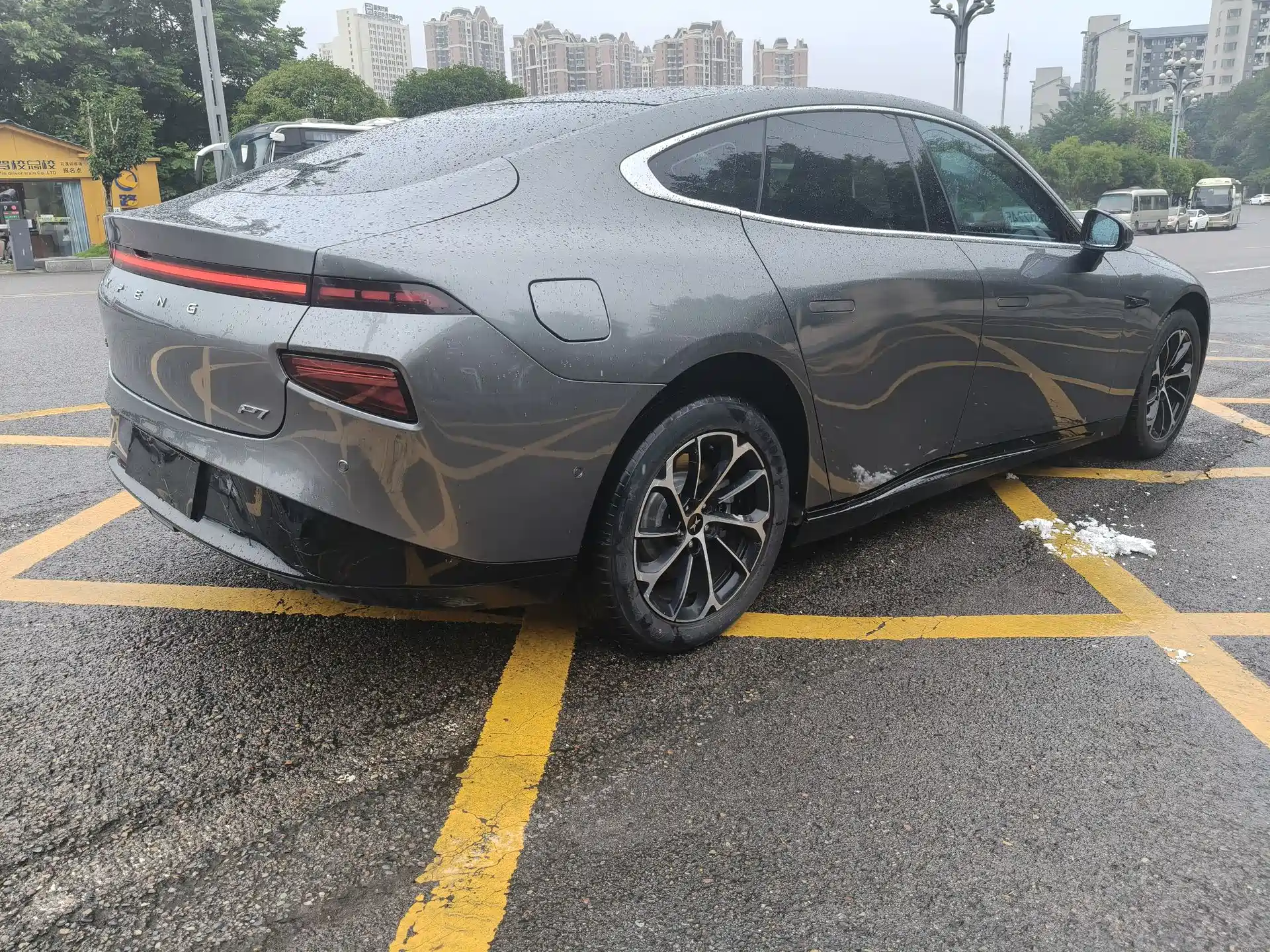 Фото 4 - XPeng P7