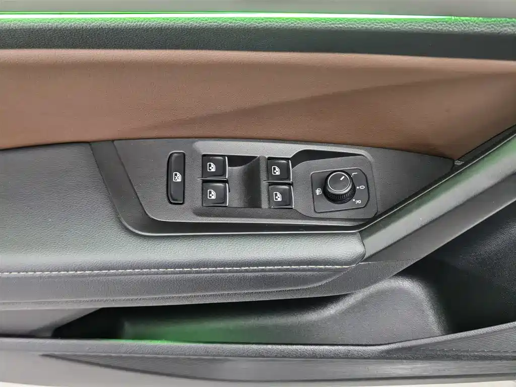 Volkswagen Lavida 2021 280TSI DSG Luxury Edition фото 9