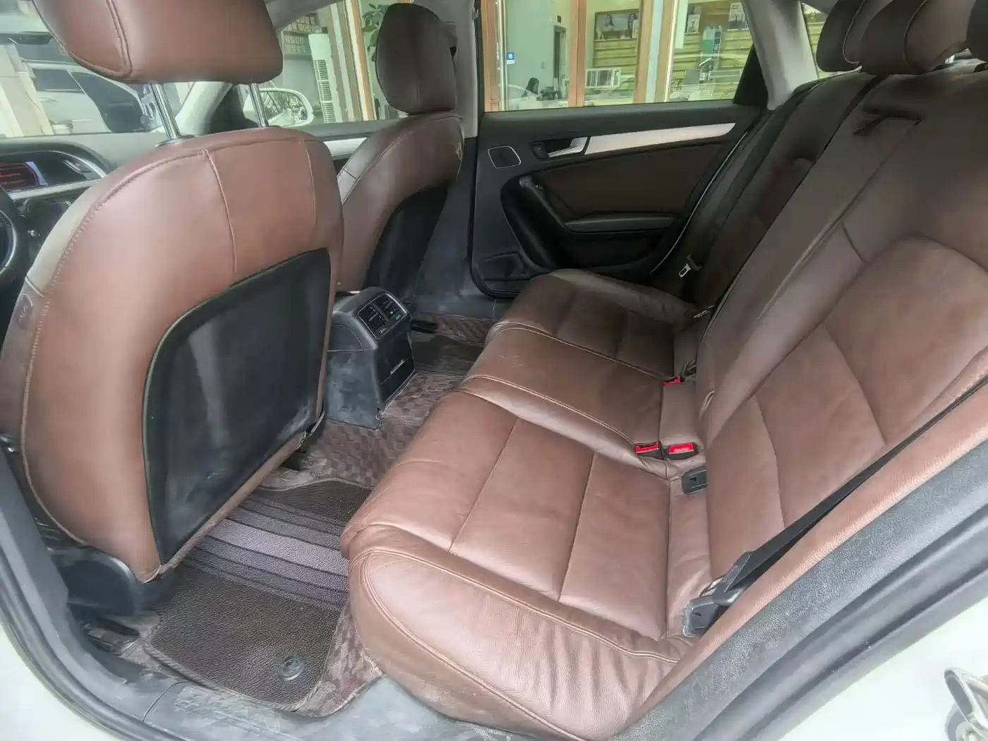 Photo 6 - Audi A4L
