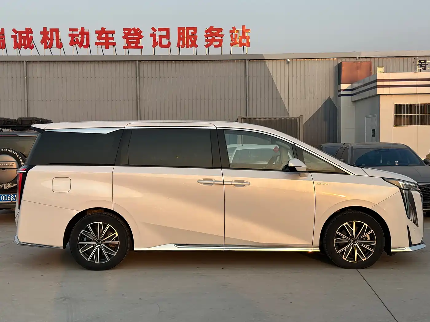 GAC Trumpchi Trumpchi M8 2024 Master Series Super Hybrid фото 8