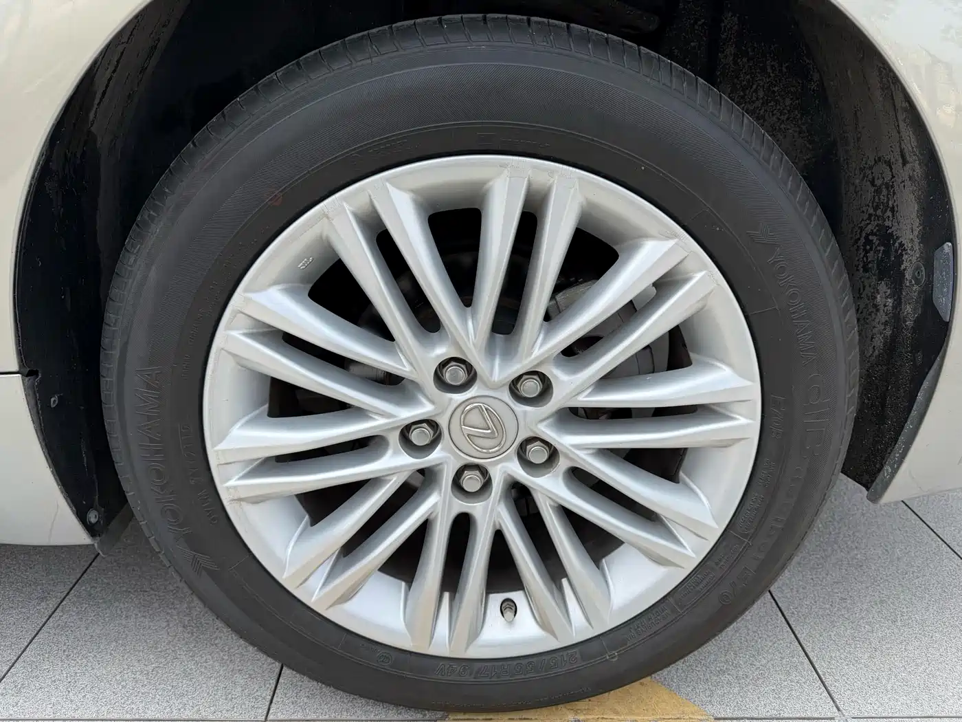 Lexus ES 2015 200 Elite Edition фото 20