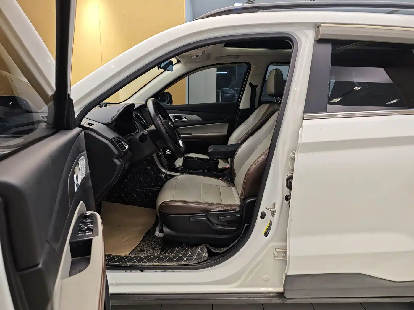 BAIC Huansu S5 2018 2017 1.3T CVT Luxury