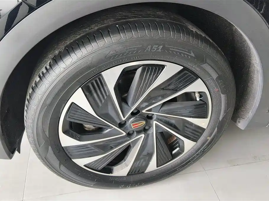 Hongqi HS7 PHEV 2024 2.0T PHEV 4WD Flagship Edition 6-seater фото 6