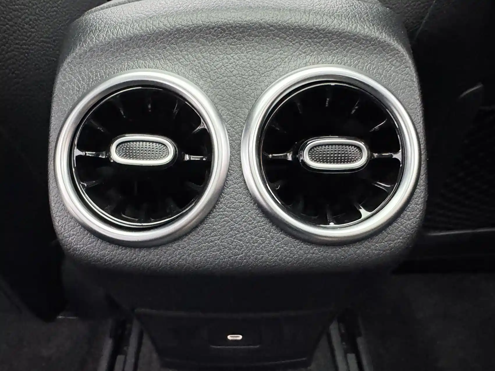 صورة 12 - Mercedes-Benz A-Class