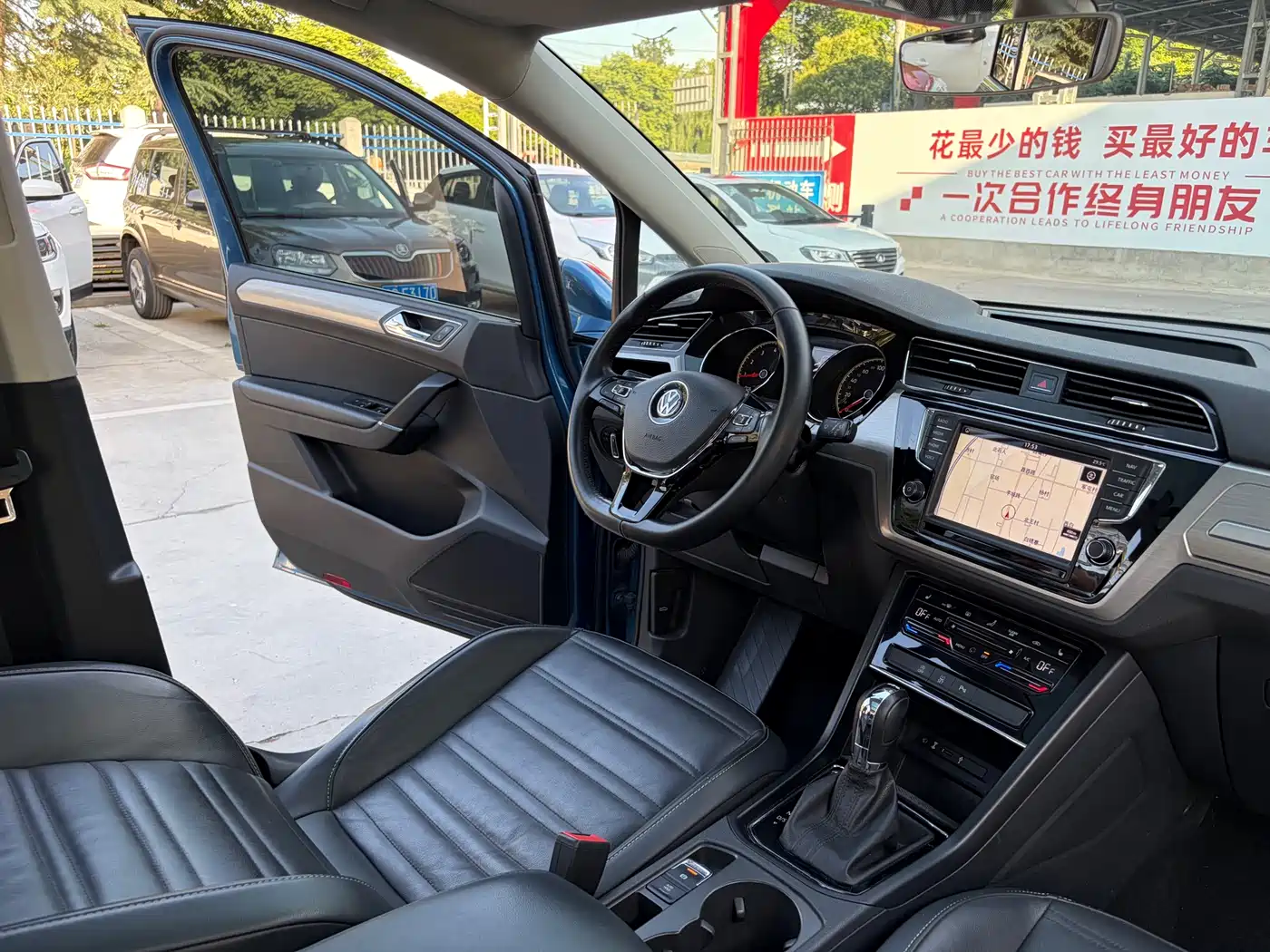 Volkswagen Touran 2021 2021 Touran L 280TSI DSG Cross Edition 7-seater