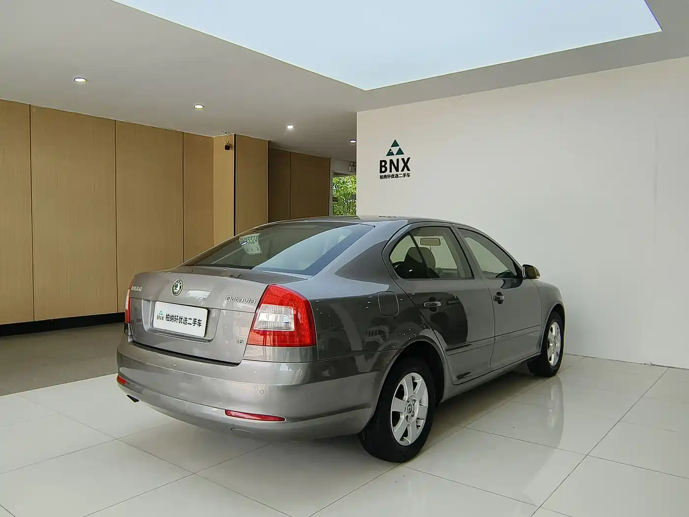 Škoda Octavia 2012 1.6L Automatic Yijie Edition фото 2