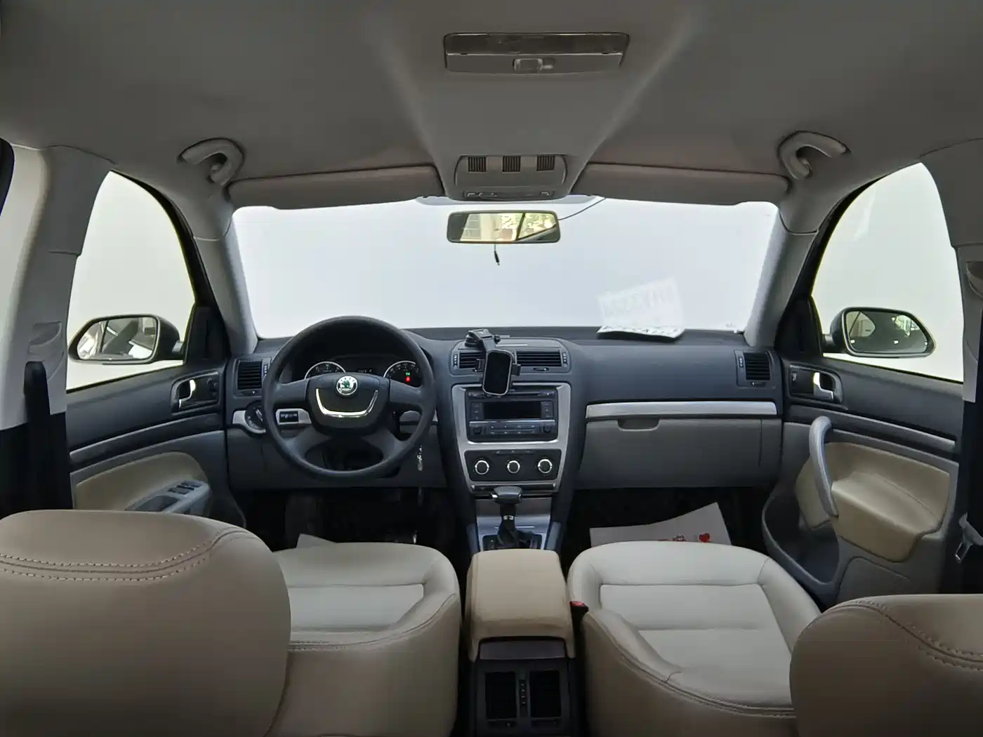 Škoda Octavia 2012 1.6L Automatic Yijie Edition фото 6