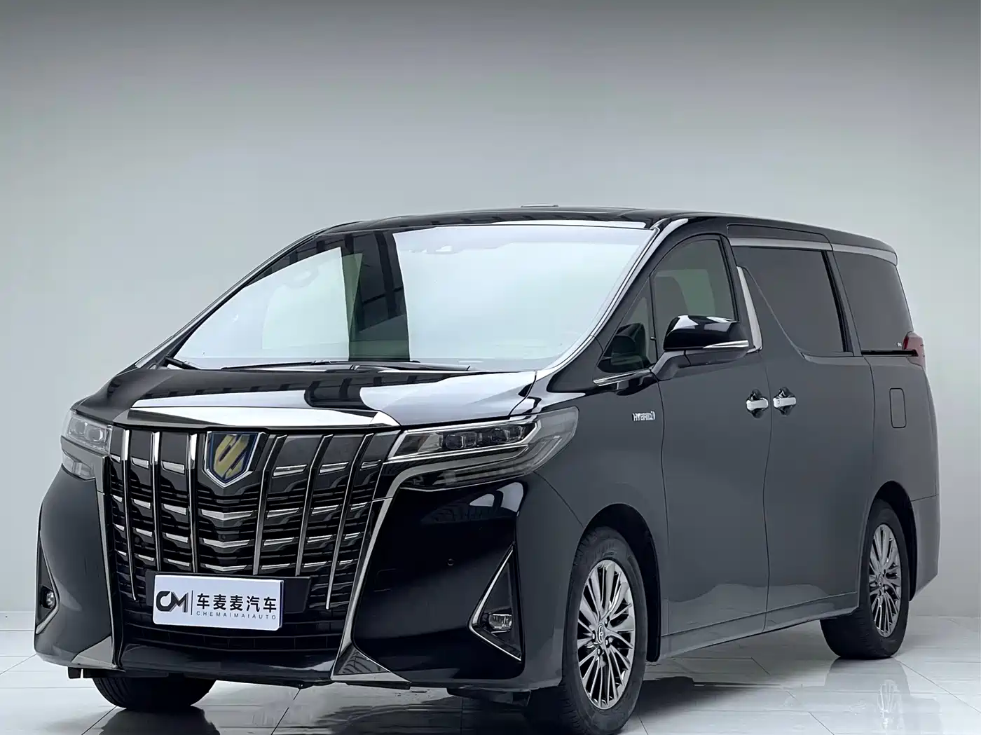 Photo 1 - Toyota Alphard
