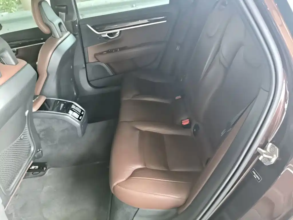 Фото 17 - Volvo S90