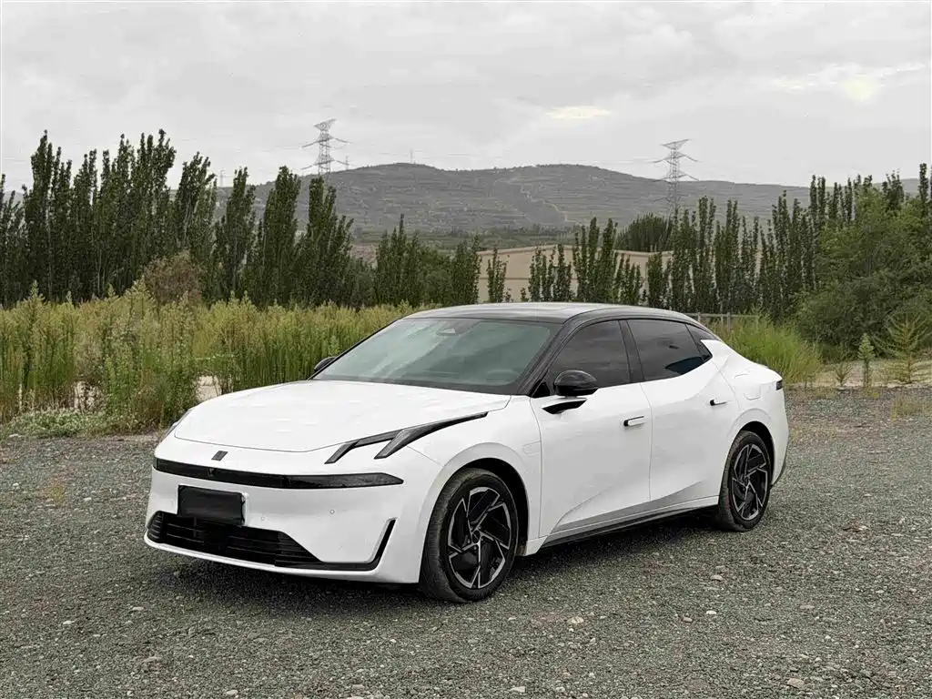 Lynk & Co 07 EM-P 2024