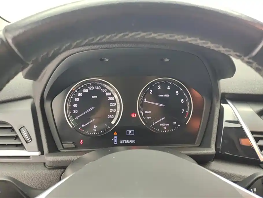 BMW 2 Series Touring 2018 218i Luxury Line фото 14