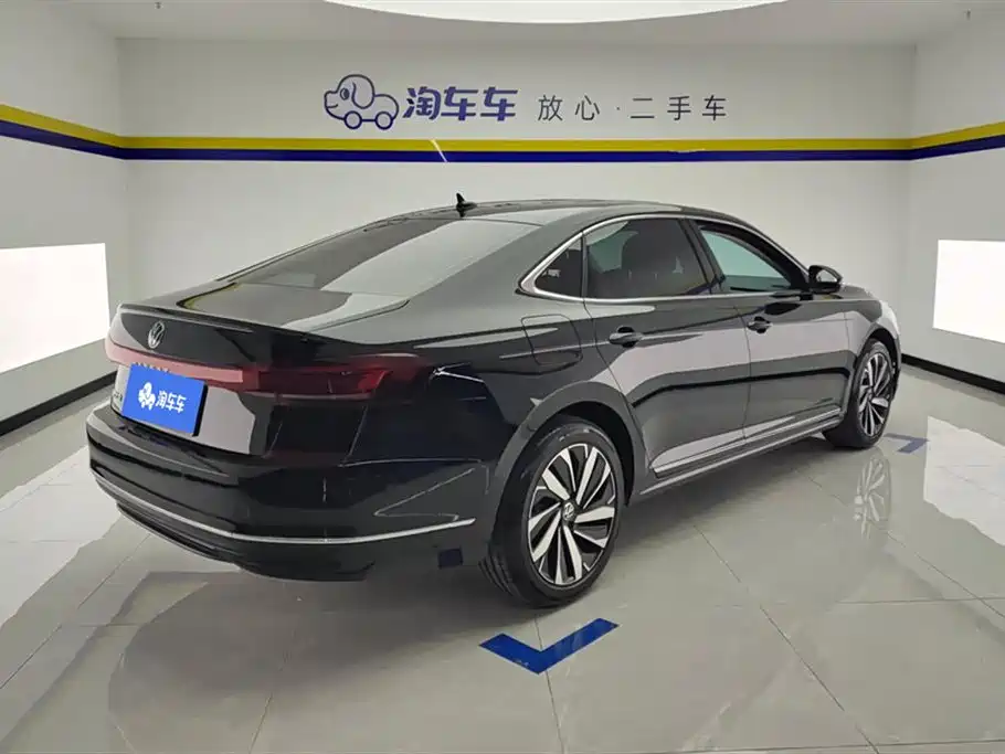 Volkswagen Passat 2025 Outstanding 330TSI Elite Edition фото 3