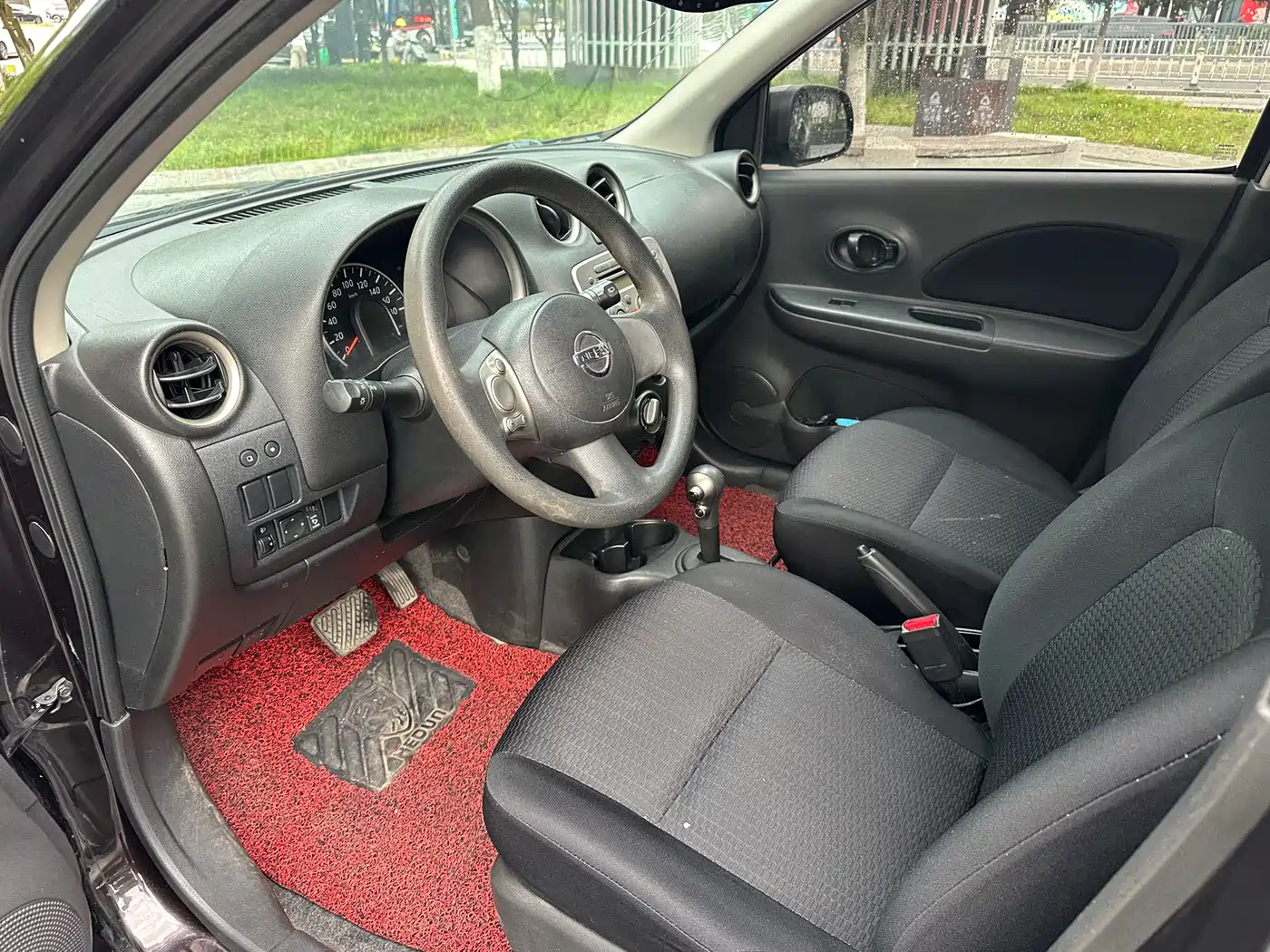 Nissan March 2011 2010 1.5L Automatic Easy Shine Edition