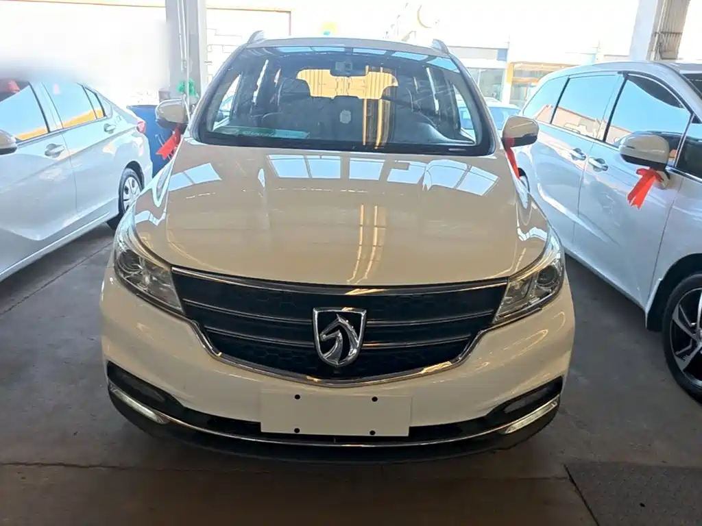 Baojun 730 2020 2019 1.5T CVT Flagship Edition 7-Seater China VI