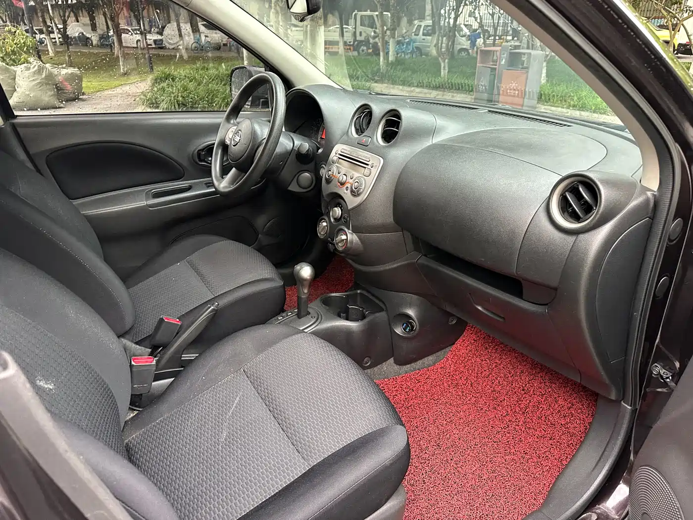 Nissan March 2011 2010 1.5L Automatic Easy Shine Edition