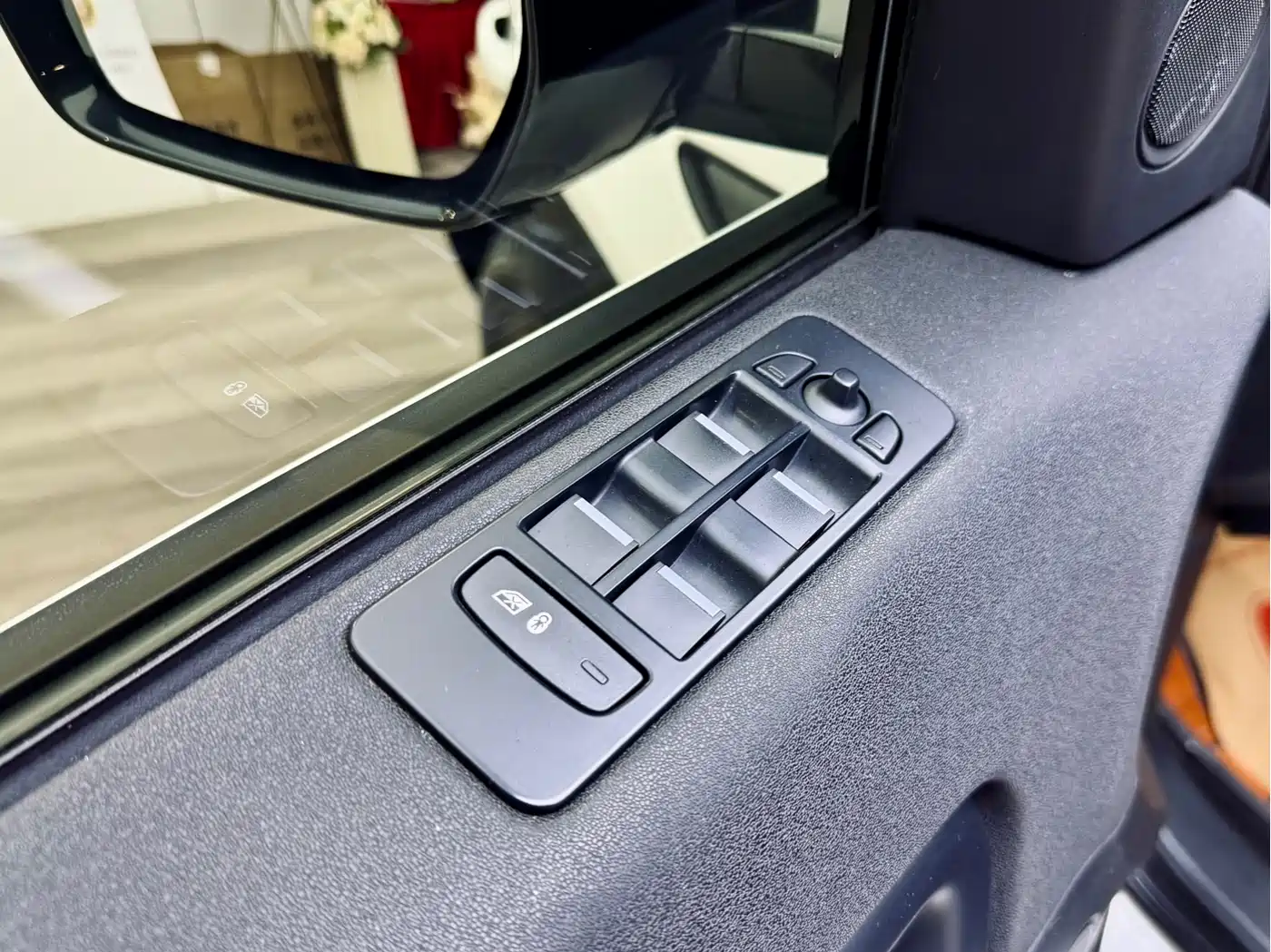 Land Rover Discovery Sport 2016 2.0T S фото 11