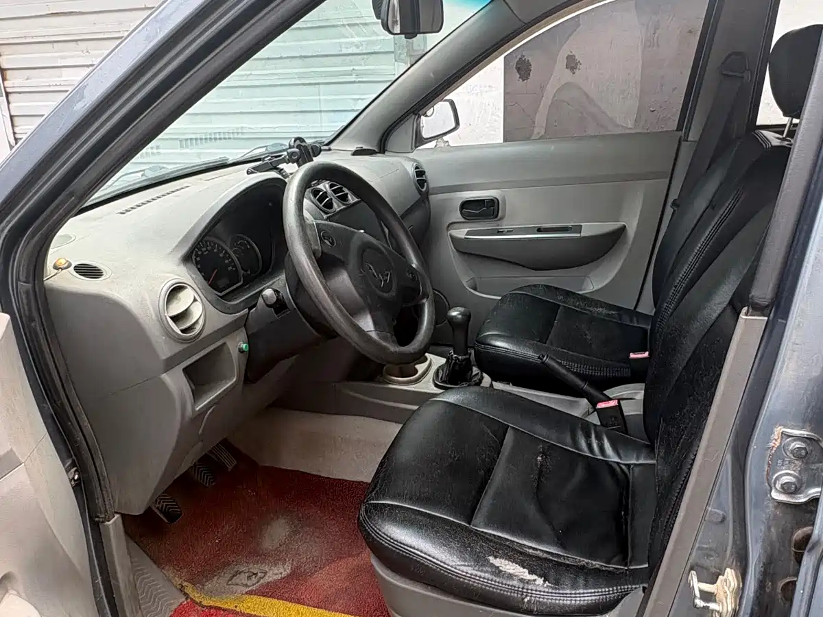 Wuling Motors Wuling Hongguang 2013 2013 1.5L Basic