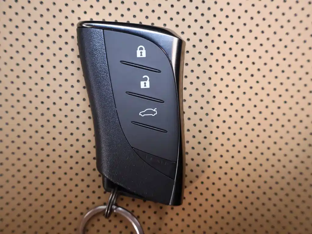 Lexus ES 2026 2025 200 Ultimate Edition