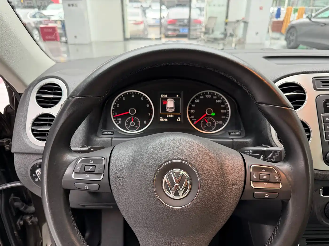 Volkswagen Tiguan 2015 2.0TSI Automatic 4WD Flagship фото 9