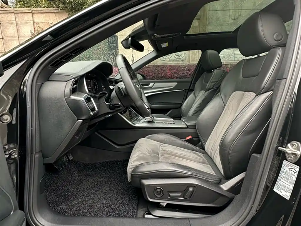 Audi A6L 2021 45 TFSI Exclusive Sport фото 13