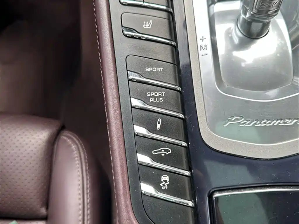 Porsche Panamera 2014 Panamera 3.0T фото 8