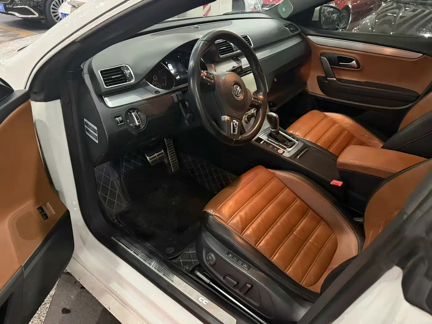 Volkswagen FAW-Volkswagen CC 2015 1.8TSI Luxury фото 6