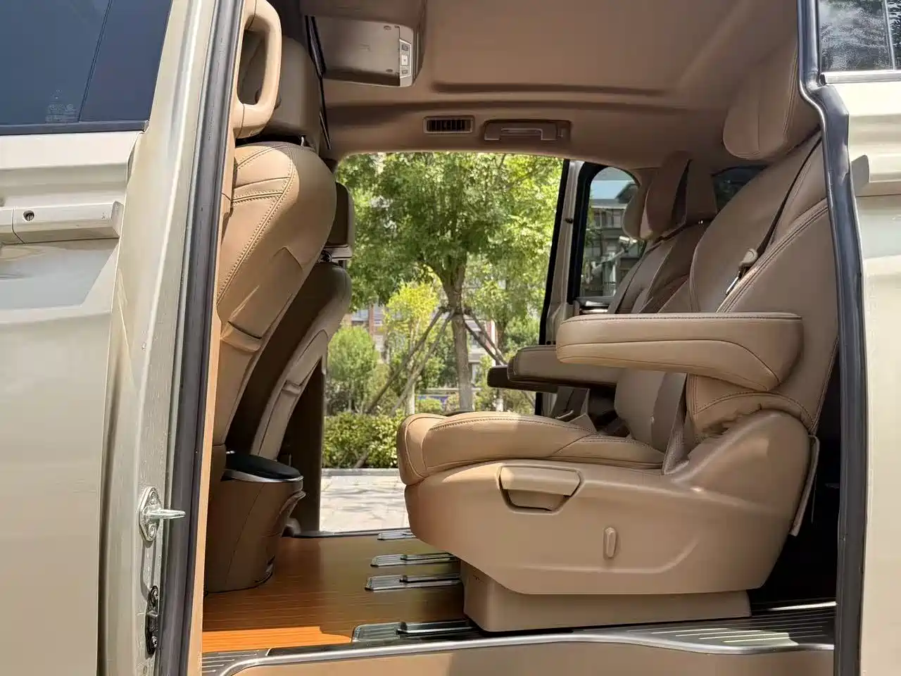 Buick GL8 2017 ES 28T Premium China V фото 19