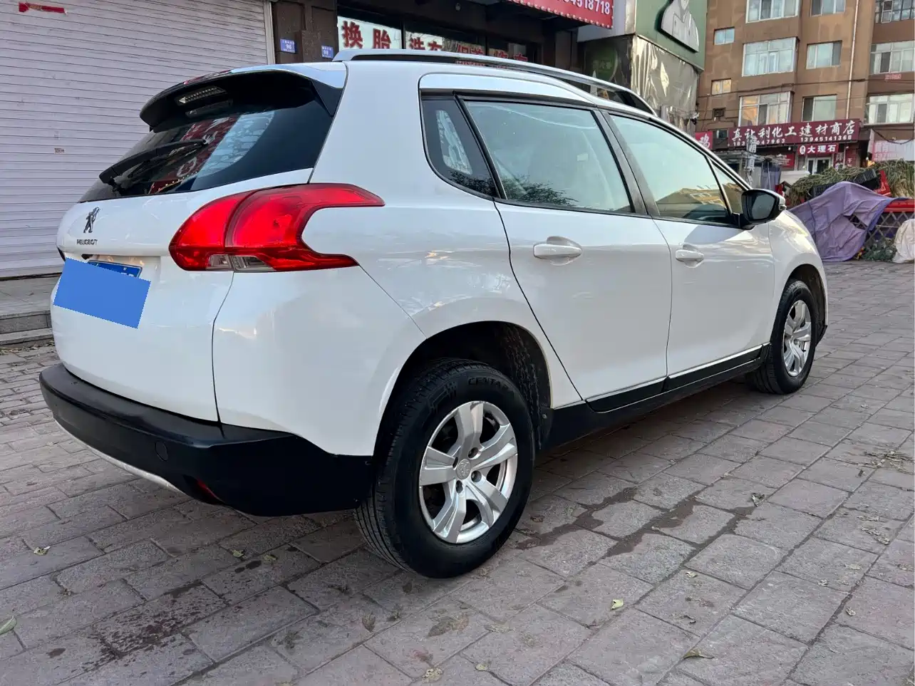 Peugeot 2008 2014 1.6L Automatic Excellence Edition фото 4